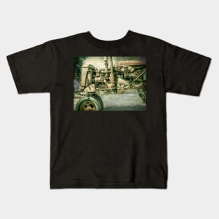 Country Time Memories Antique Tractor photograph Kids T-Shirt